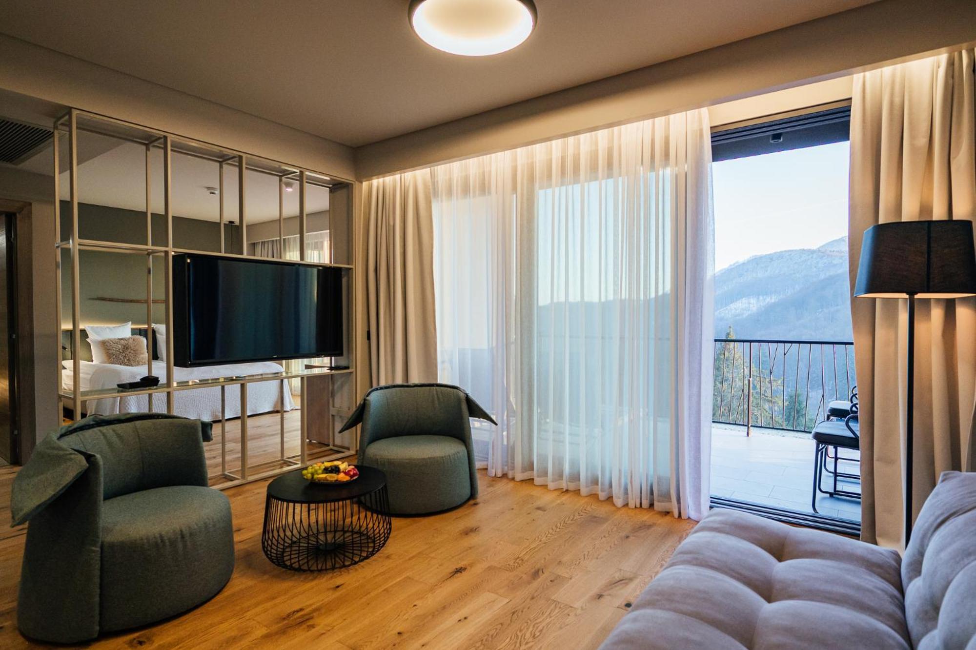 Balvanyos Resort - Peakture Hotel & Grand Hotel Balvanyos Bagian luar foto